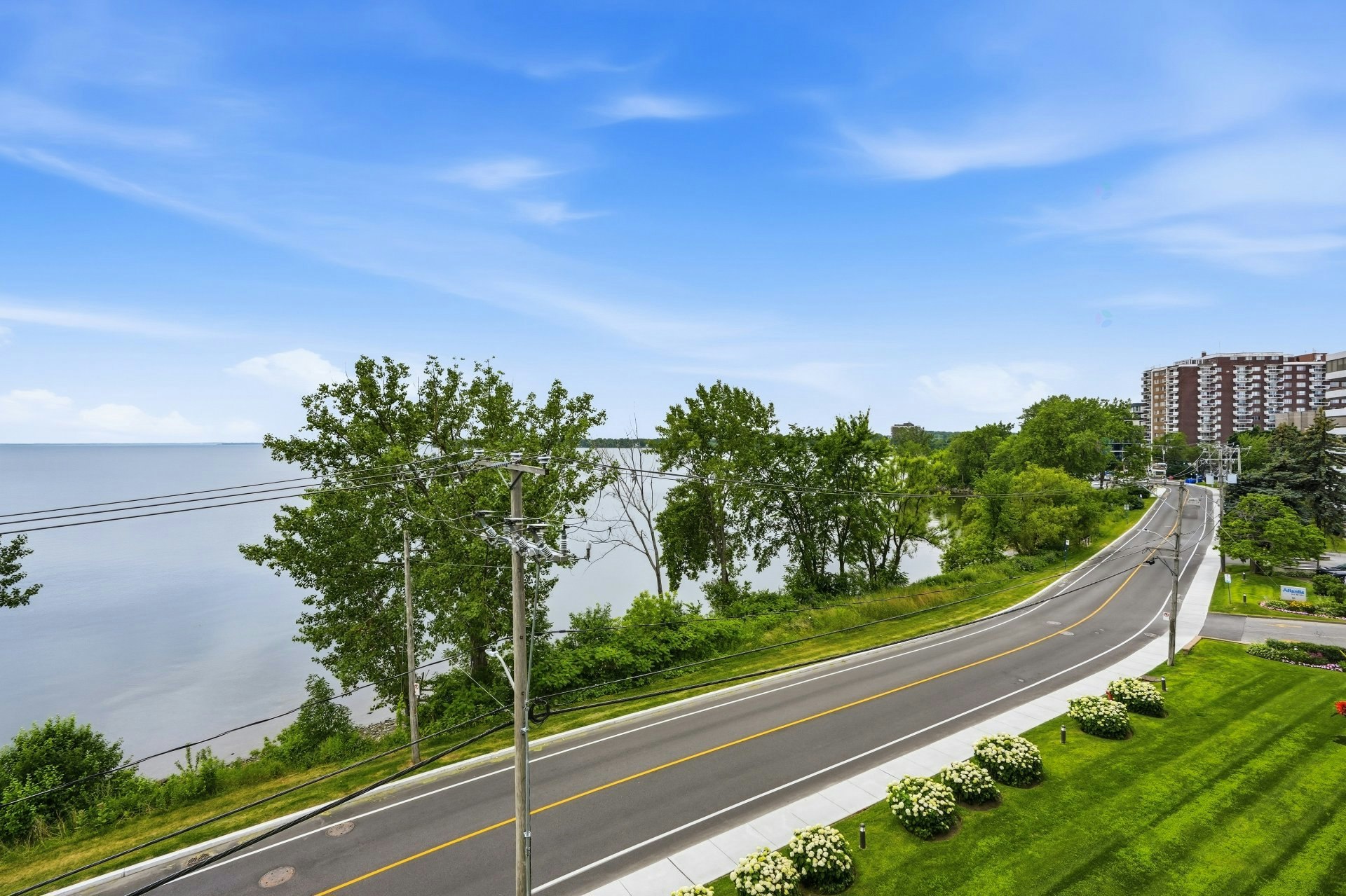 401-18 Du Bord Du Lac Lakeshore Chemin, Pointe-Claire, QC, H9S 5X9