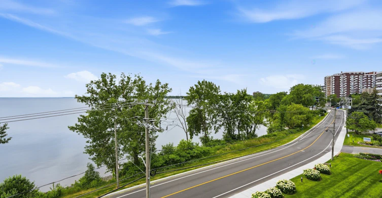 401-18 Du Bord Du Lac Lakeshore Chemin, Pointe-Claire, QC, H9S 5X9
