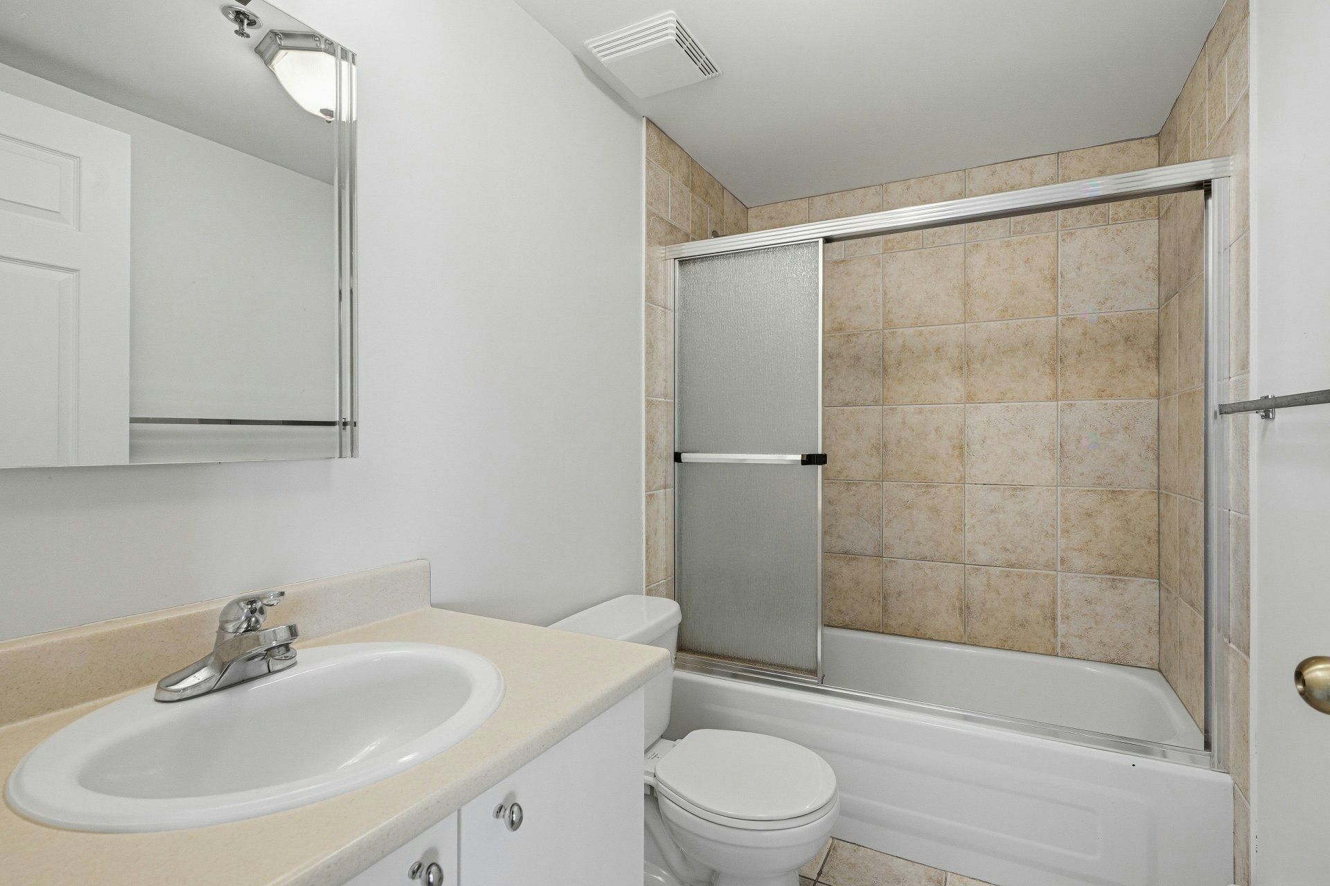 401-18 Du Bord Du Lac Lakeshore Chemin, Pointe-Claire, QC, H9S 5X9 - 19
