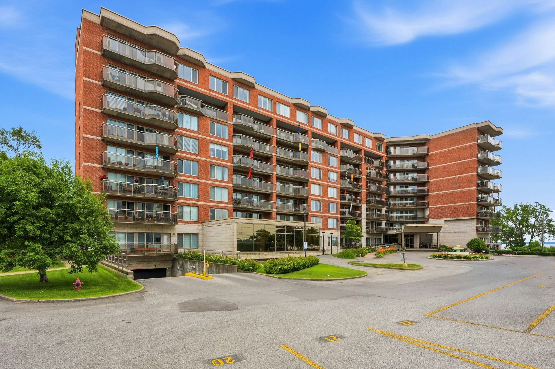 401-18 Du Bord Du Lac Lakeshore Chemin, Pointe-Claire, QC, H9S 5X9 - 3