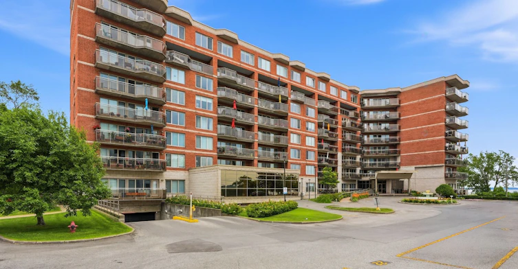 401-18 Du Bord Du Lac Lakeshore Chemin, Pointe-Claire, QC, H9S 5X9 - 3