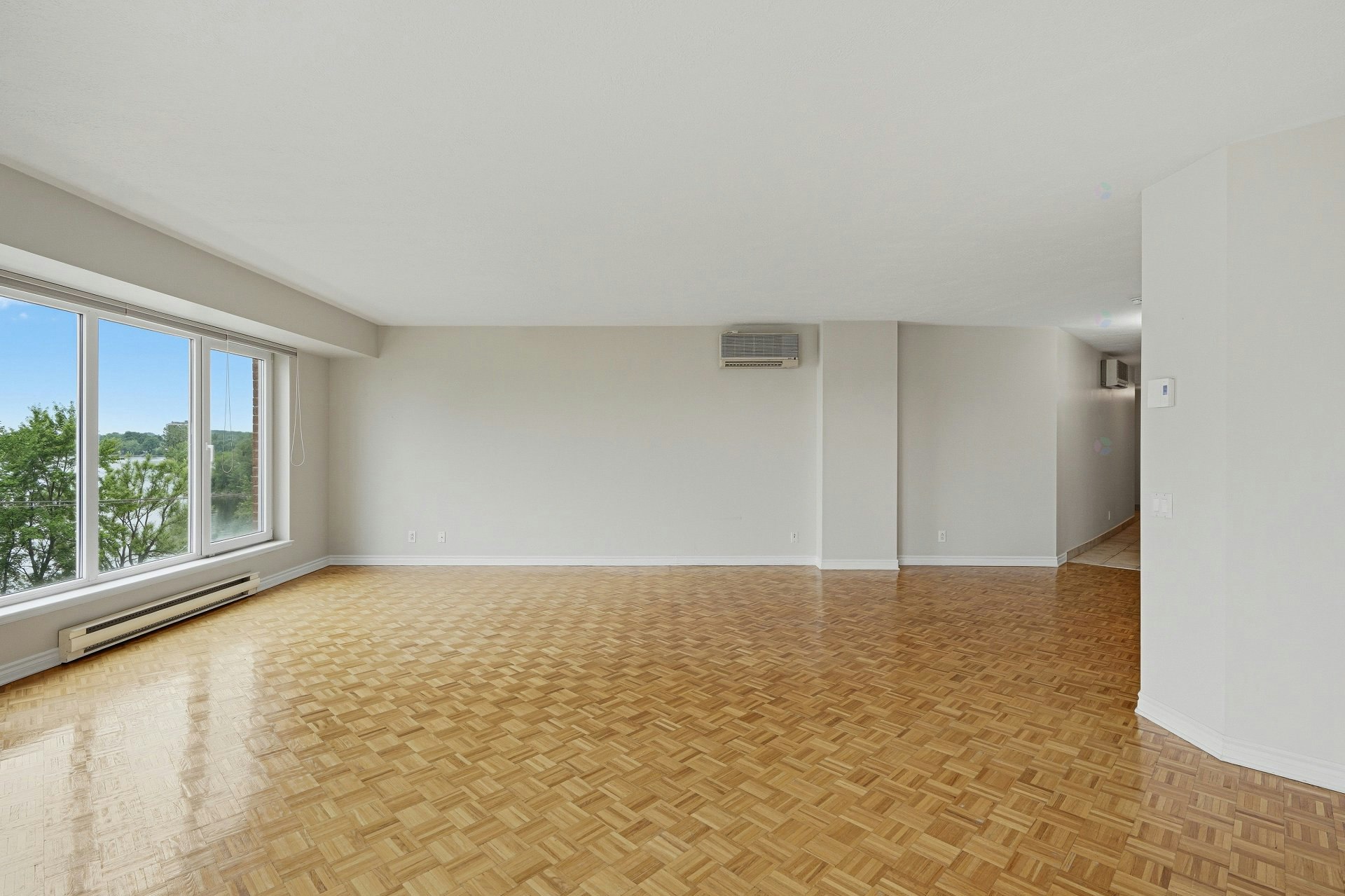 401-18 Du Bord Du Lac Lakeshore Chemin, Pointe-Claire, QC, H9S 5X9 - 8