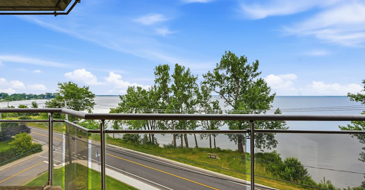 401-18 Du Bord Du Lac Lakeshore Chemin, Pointe-Claire, QC, H9S 5X9 - 4