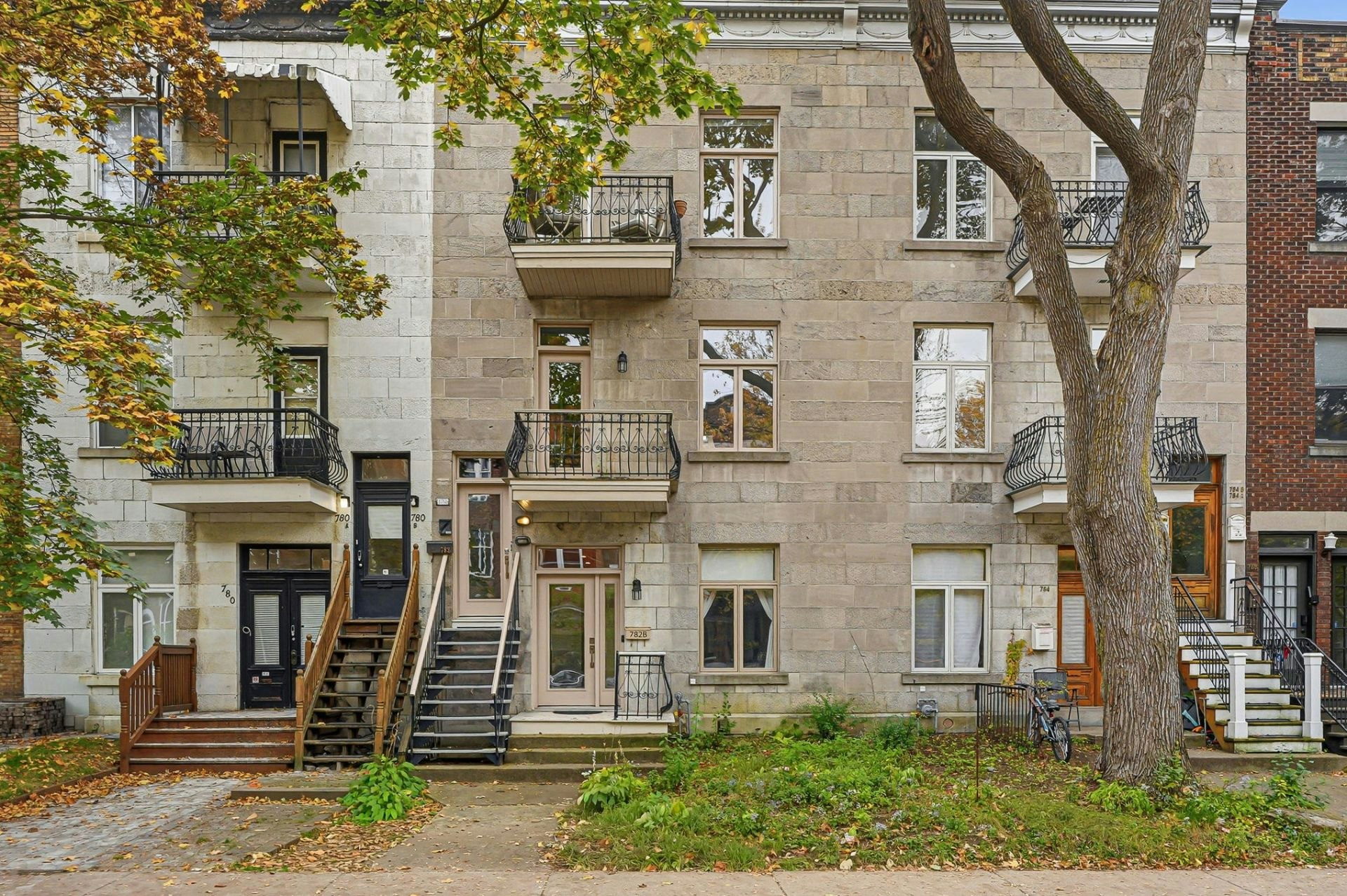 782 Champagneur Avenue, Montréal, QC, H2V 3P8