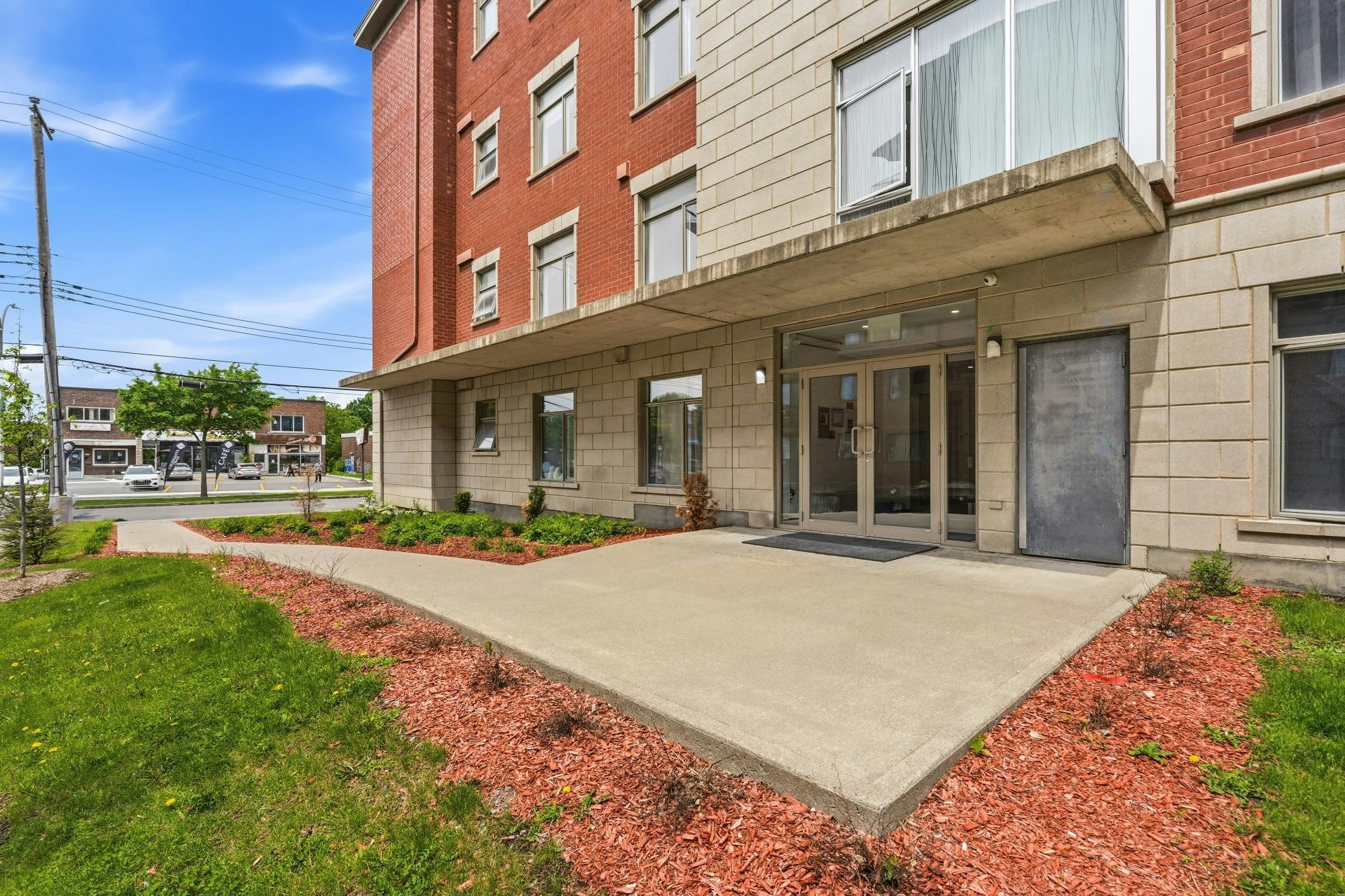 301-550 De La Côte Vertu Boulevard, Montréal, QC, H4L 1X9