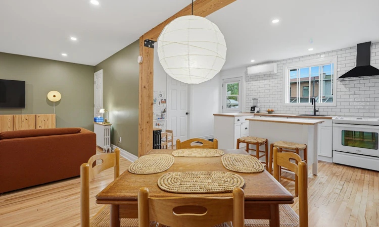 7353 Chambord Rue