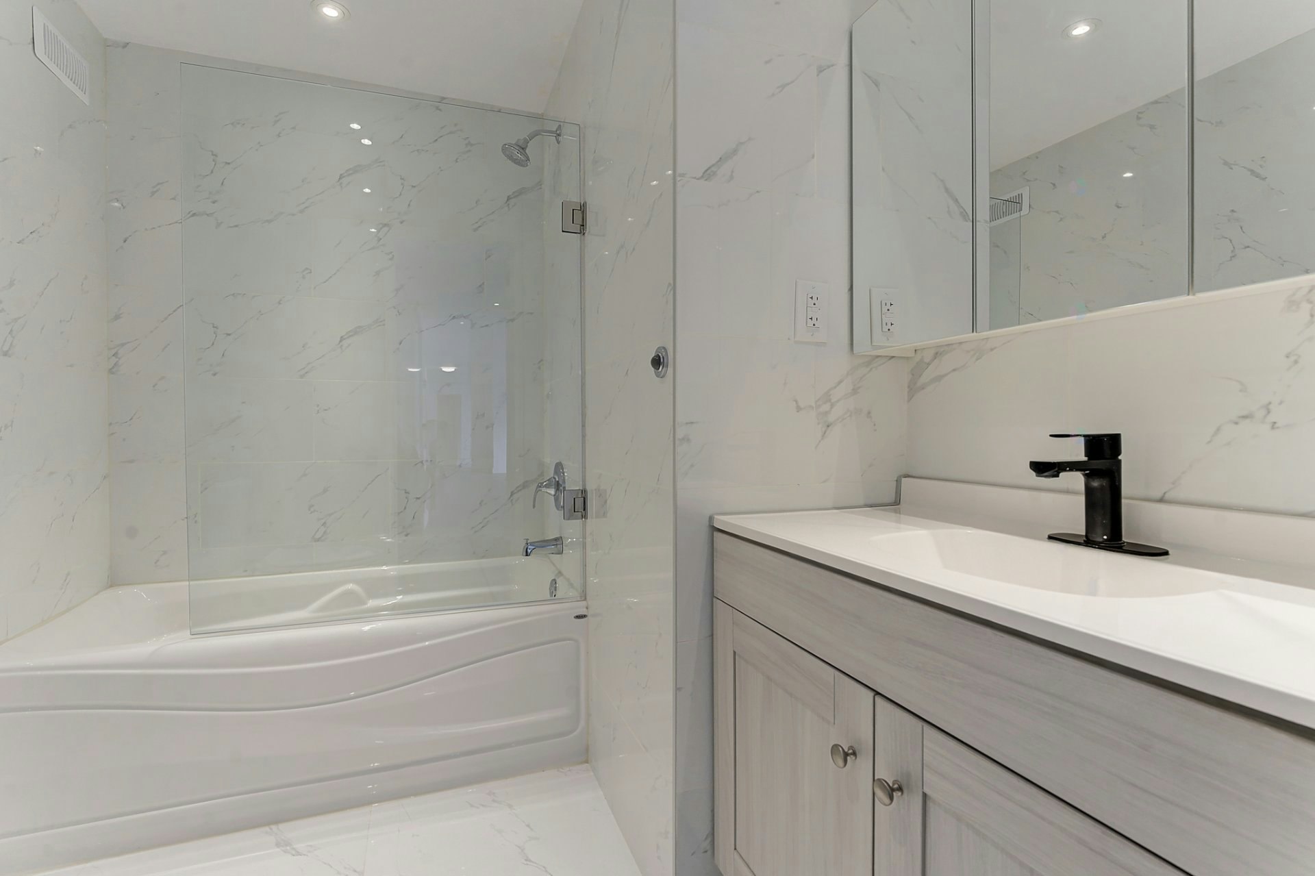 208-575 Glengarry Avenue, Mont-Royal, QC, H3R 1B3 - 26