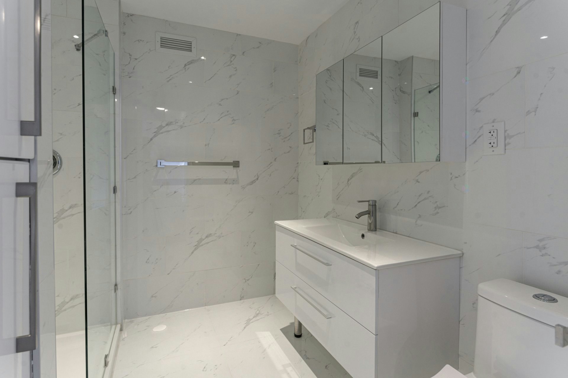 208-575 Glengarry Avenue, Mont-Royal, QC, H3R 1B3 - 18