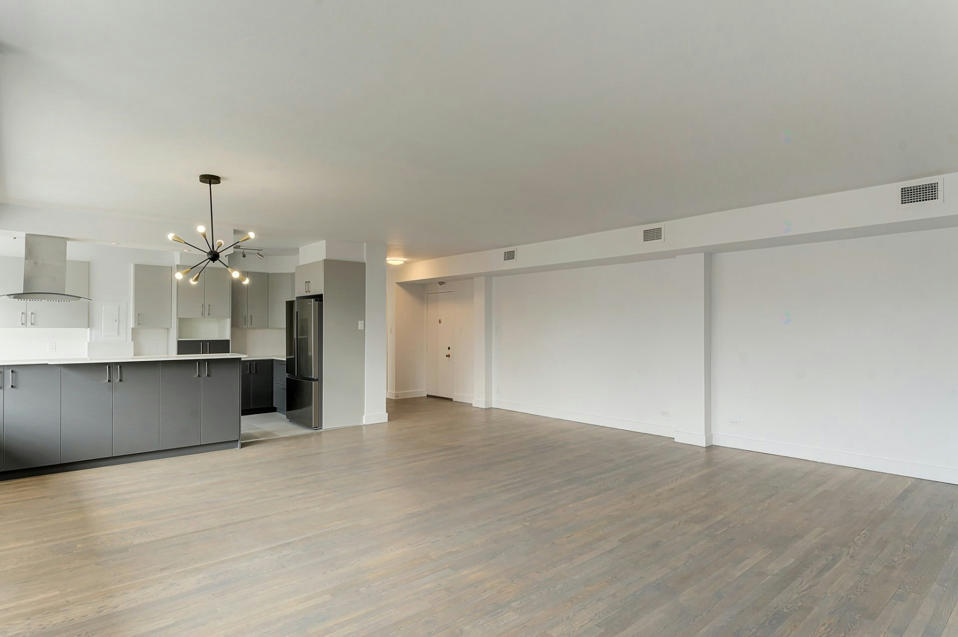 208-575 Glengarry Avenue, Mont-Royal, QC, H3R 1B3 - 2