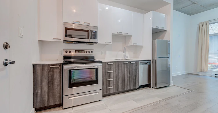 A104-5200 Gatineau Avenue, Montréal, QC, H3T 1W9 - 4