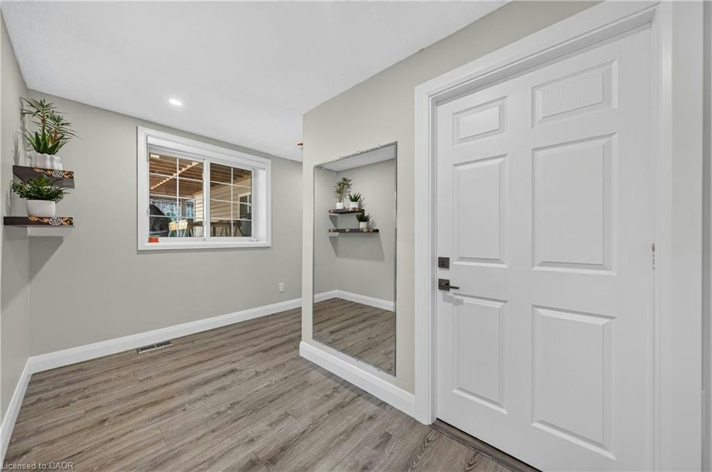 3 Ivy Lane Court Lower, Kitchener, ON, N2N 3P8 - 6