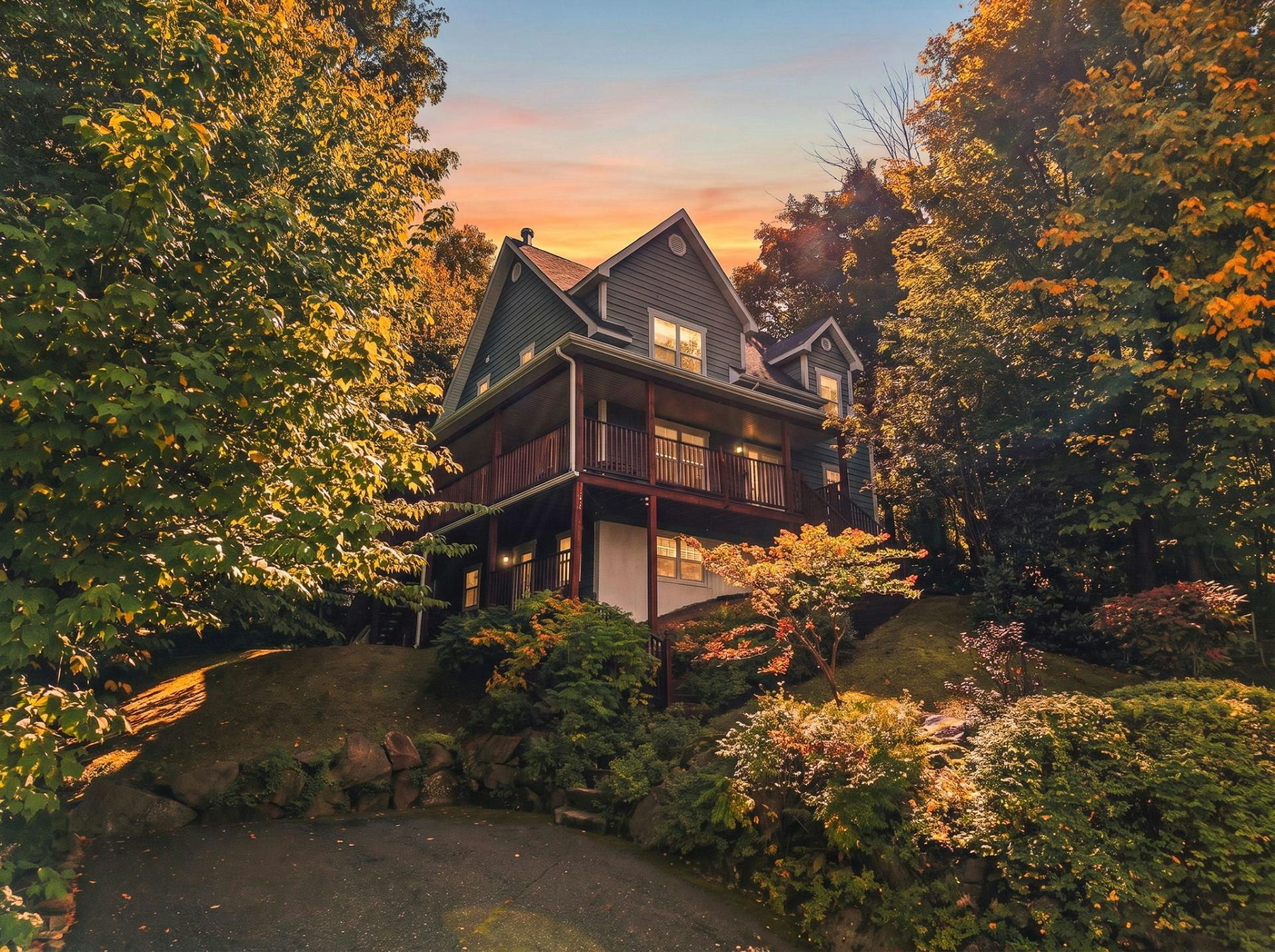 188 Dorchester Rue, Bromont, QC, J2L 1R2