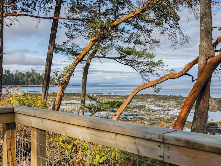 6055 Maclean Road, Hornby Island, BC, V0R 1Z0