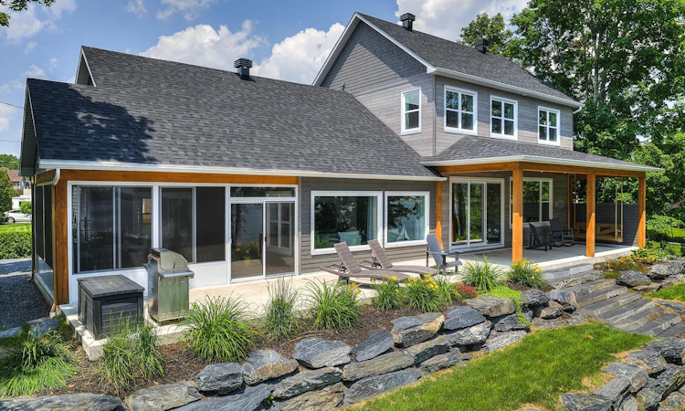 2113 Pierre Hamel Rue