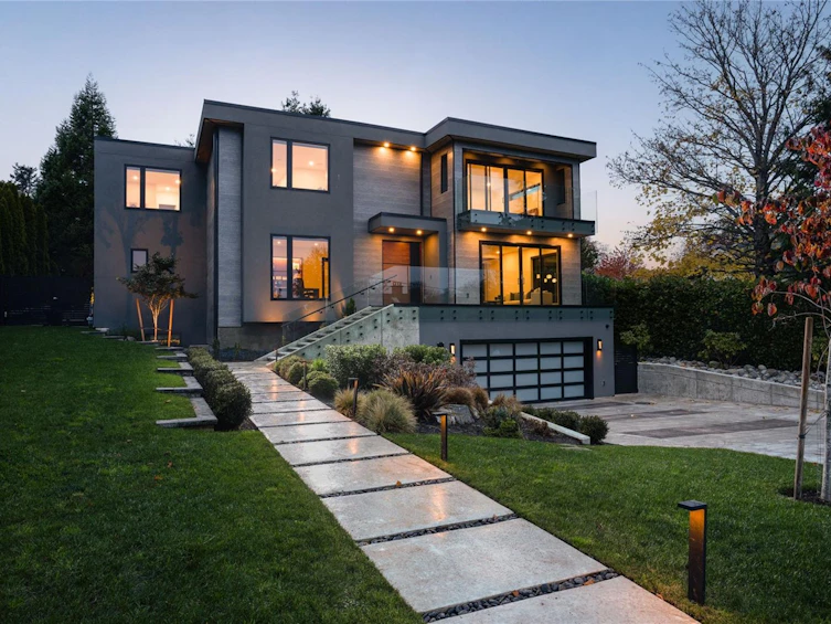 374 Sunset Avenue, Oak Bay, BC, V8S 4L2