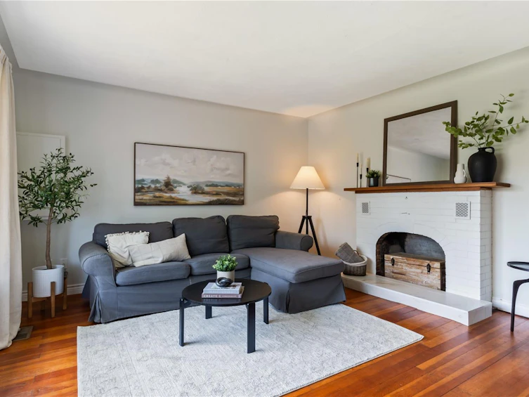 81 Regina Avenue, Saanich, BC, V8Z 1J2