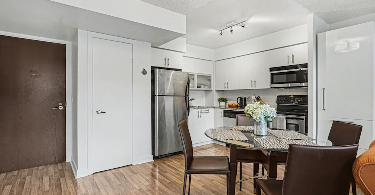 80 Western Battery 207 Road, Toronto, ON, M6K 3S1 - 4