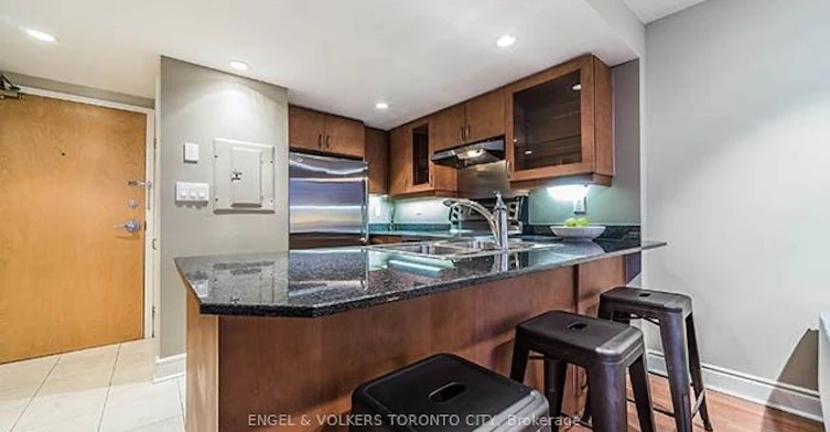 307-80 Cumberland Street, Toronto, ON, M5R 3V1 - 7