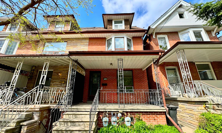 216 Montrose Avenue