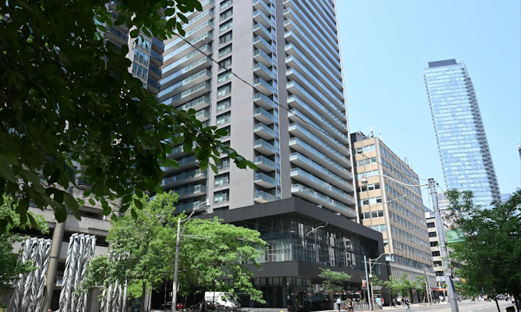2504-770 Bay Street