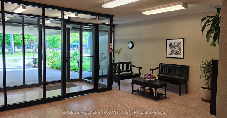 315-70 Old Sheppard Avenue, Toronto, ON, M2J 3L6 - 2