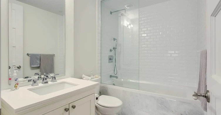 319-22 Leader Lane, Toronto, ON, M5E 0B2 - 16