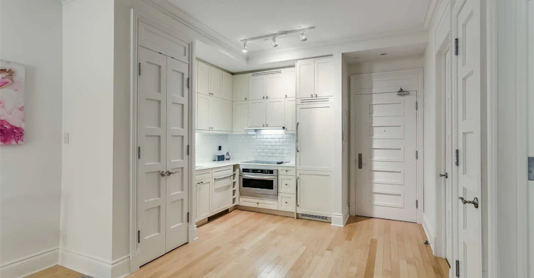 319-22 Leader Lane, Toronto, ON, M5E 0B2 - 9