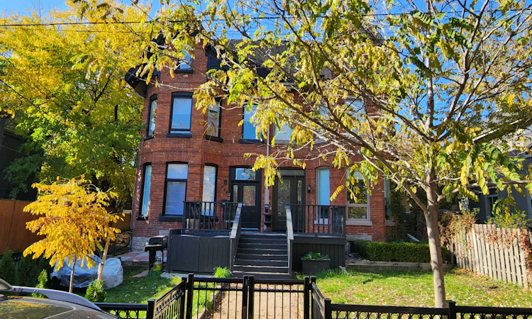 298 Seaton Street