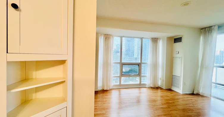2302-761 Bay Street, Toronto, ON, M5G 2R2 - 24