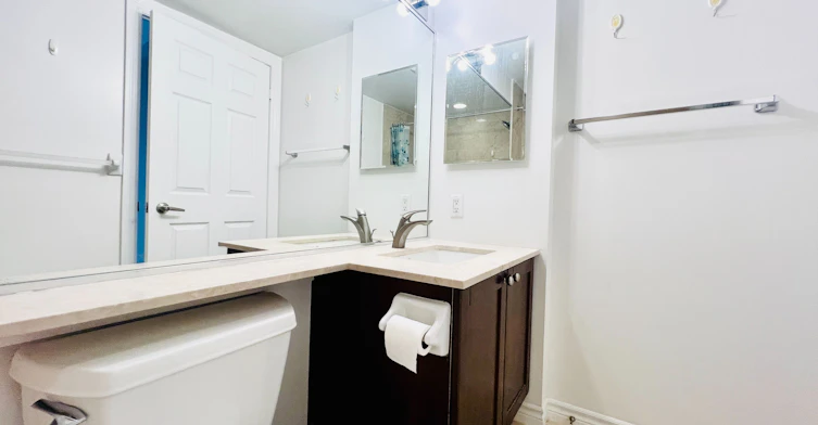 2302-761 Bay Street, Toronto, ON, M5G 2R2 - 21