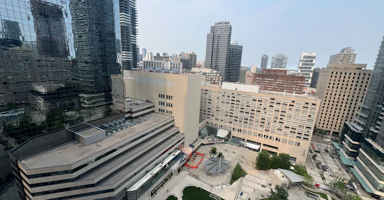 2302-761 Bay Street, Toronto, ON, M5G 2R2 - 9