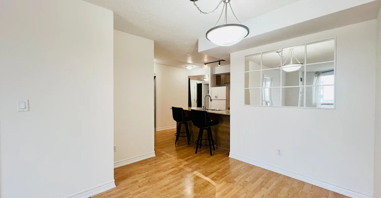 2302-761 Bay Street, Toronto, ON, M5G 2R2 - 7