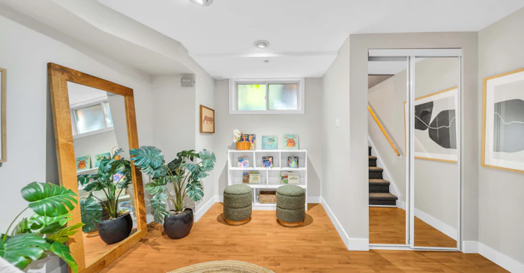 8 Old Trillium Lane, Toronto, ON, M5A 4T2 - 26