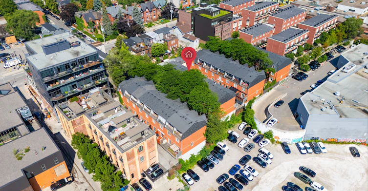 8 Old Trillium Lane, Toronto, ON, M5A 4T2 - 30