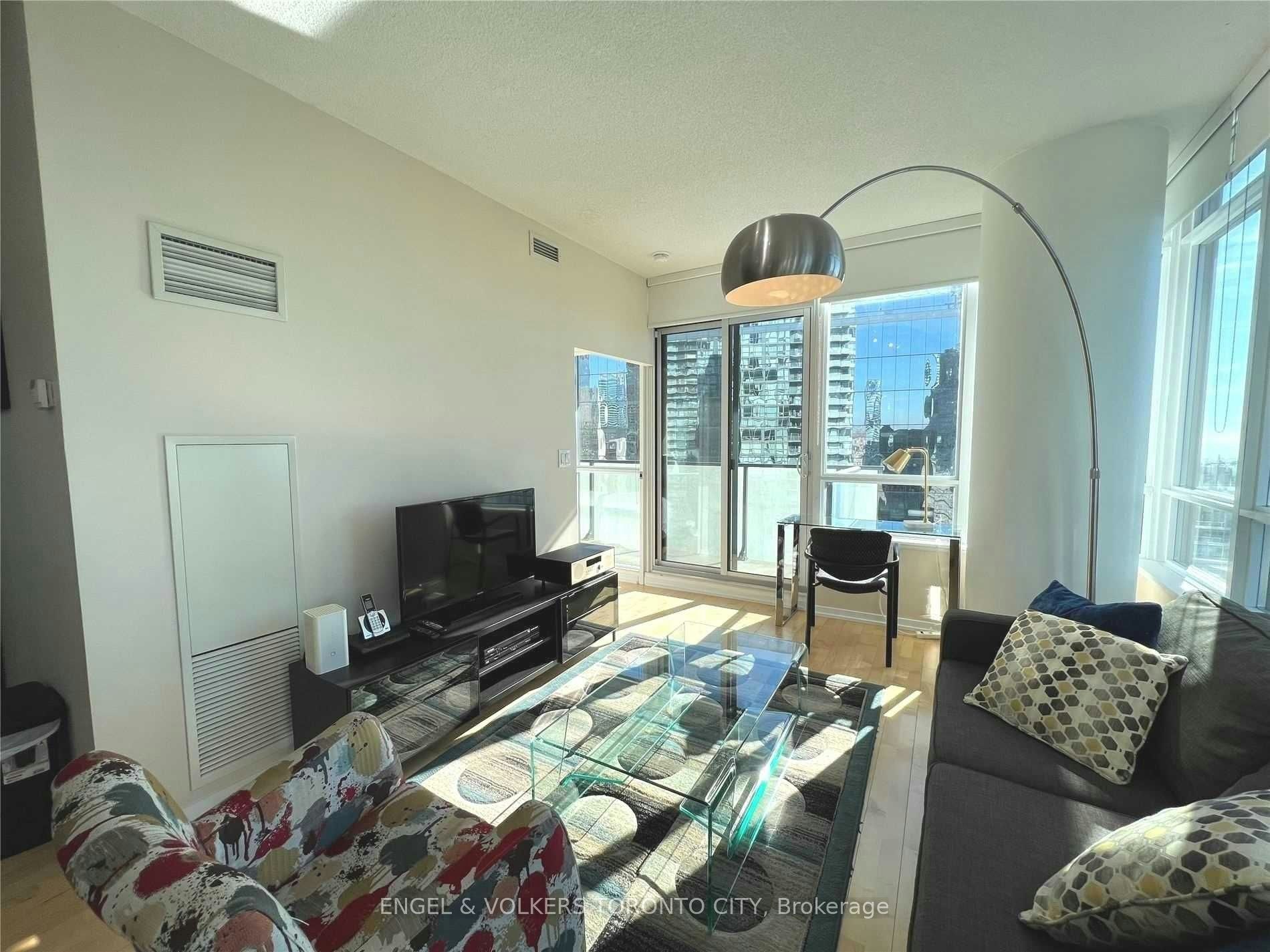 3910-55 Bremner Boulevard, Toronto, ON, M5J 0A6 - 2
