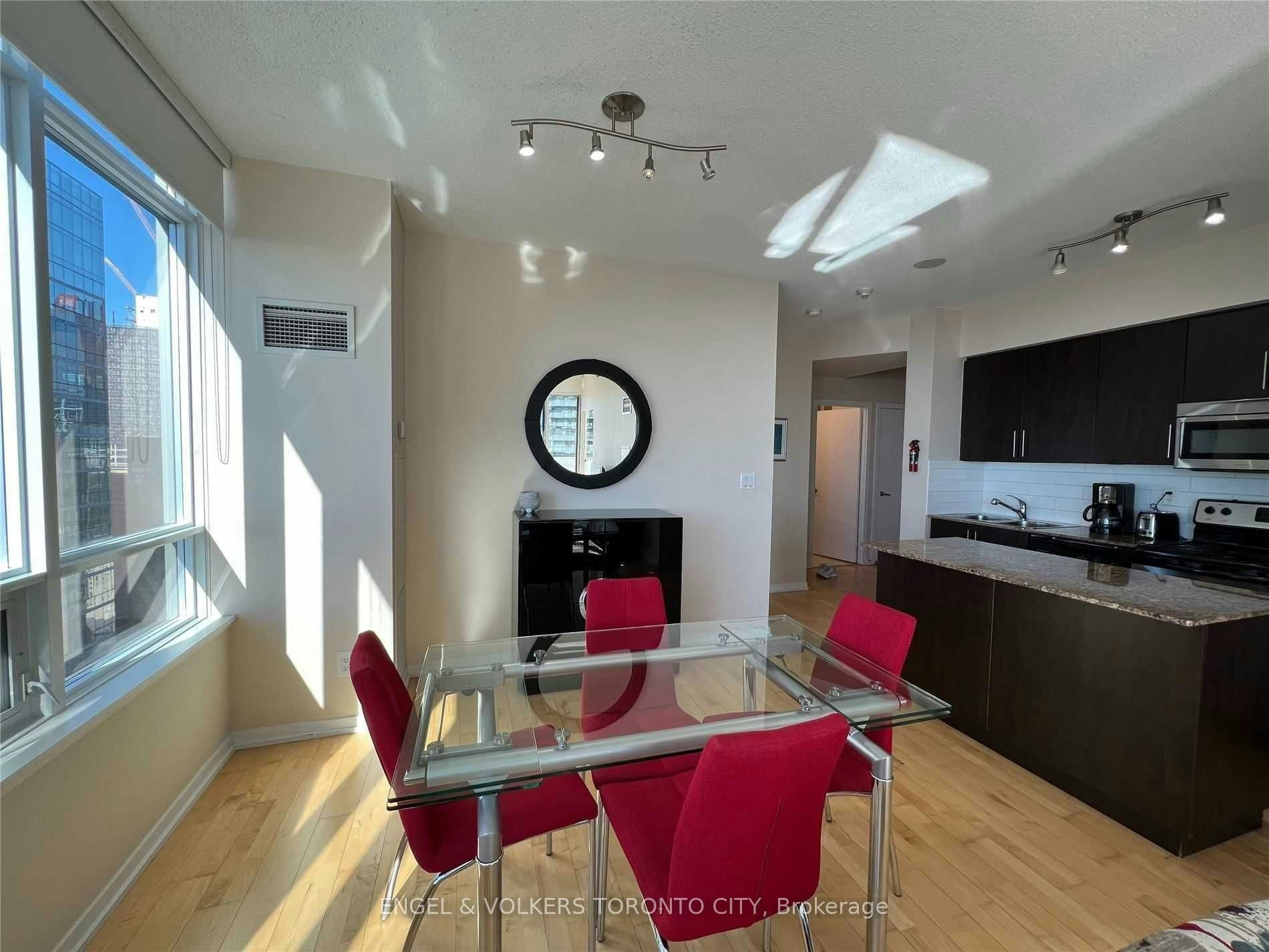 3910-55 Bremner Boulevard, Toronto, ON, M5J 0A6 - 5