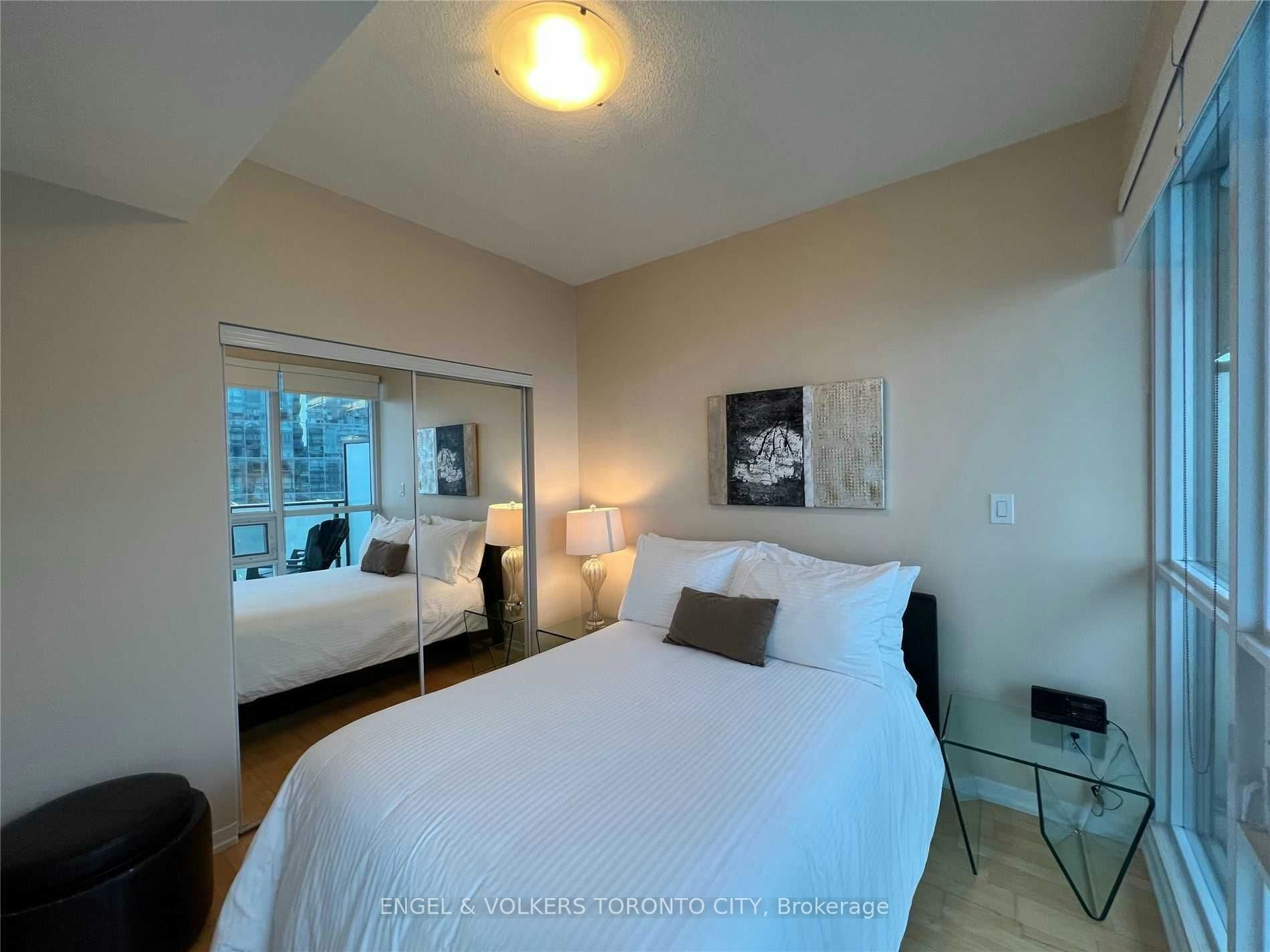 3910-55 Bremner Boulevard, Toronto, ON, M5J 0A6 - 13