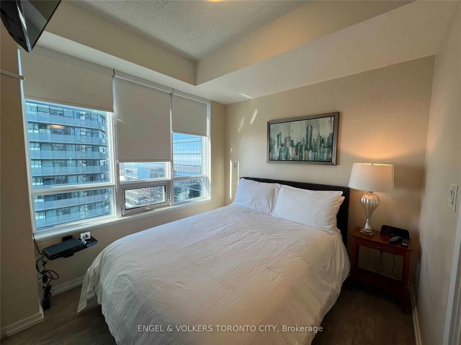3910-55 Bremner Boulevard, Toronto, ON, M5J 0A6 - 10