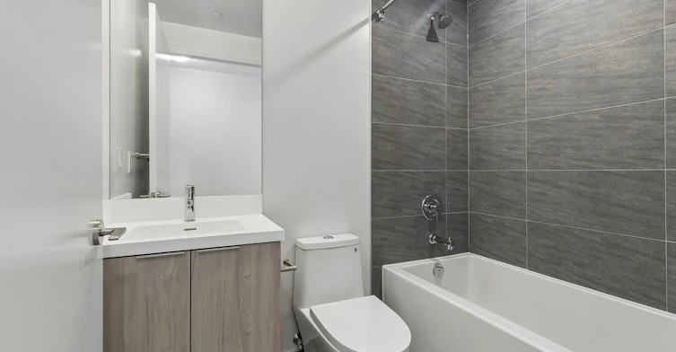 2102-400 King Street W, Toronto, ON, M5V 1K2 - 11
