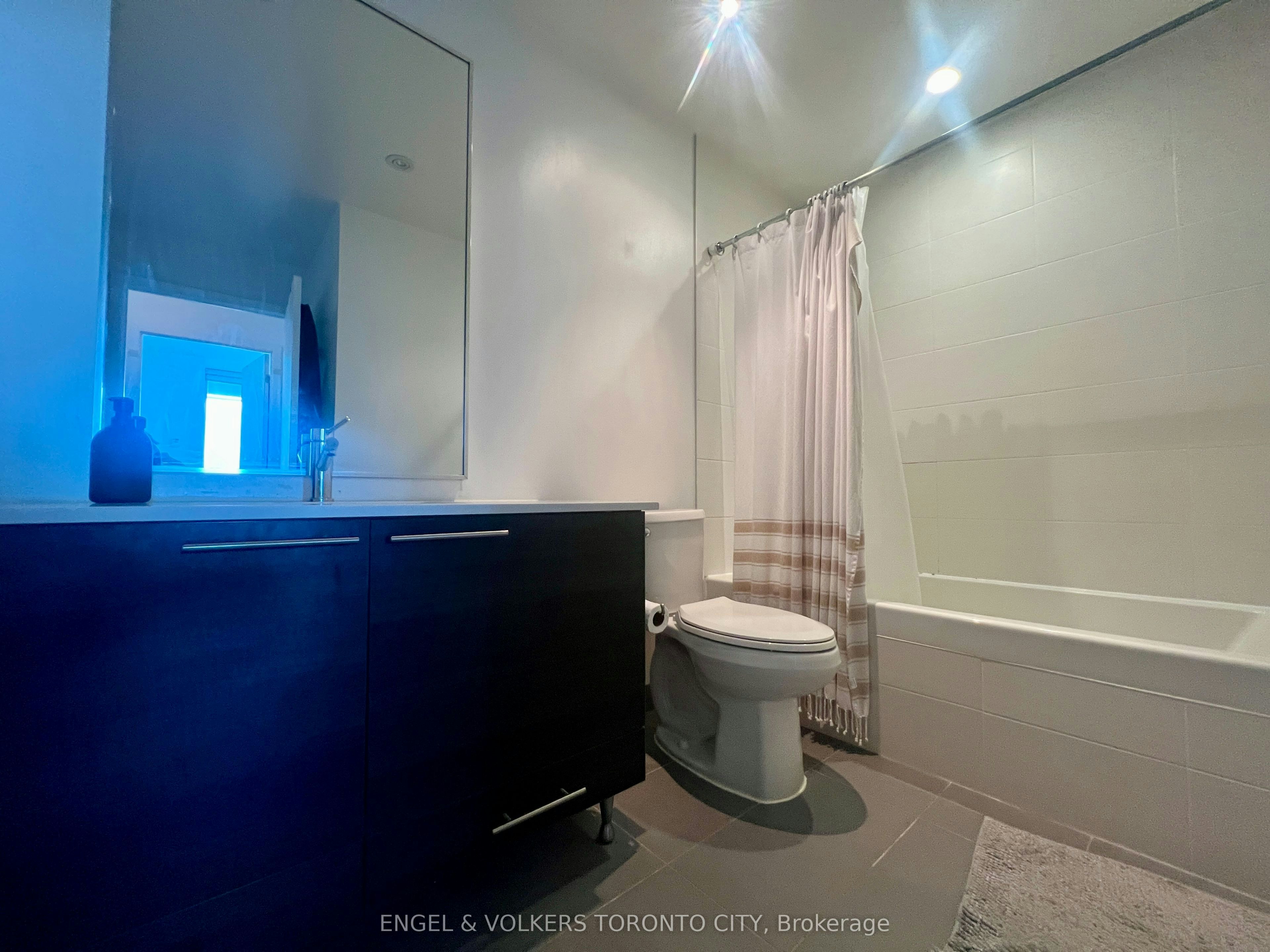 1608-1 Market Street, Toronto, ON, M5E 0A2 - 18