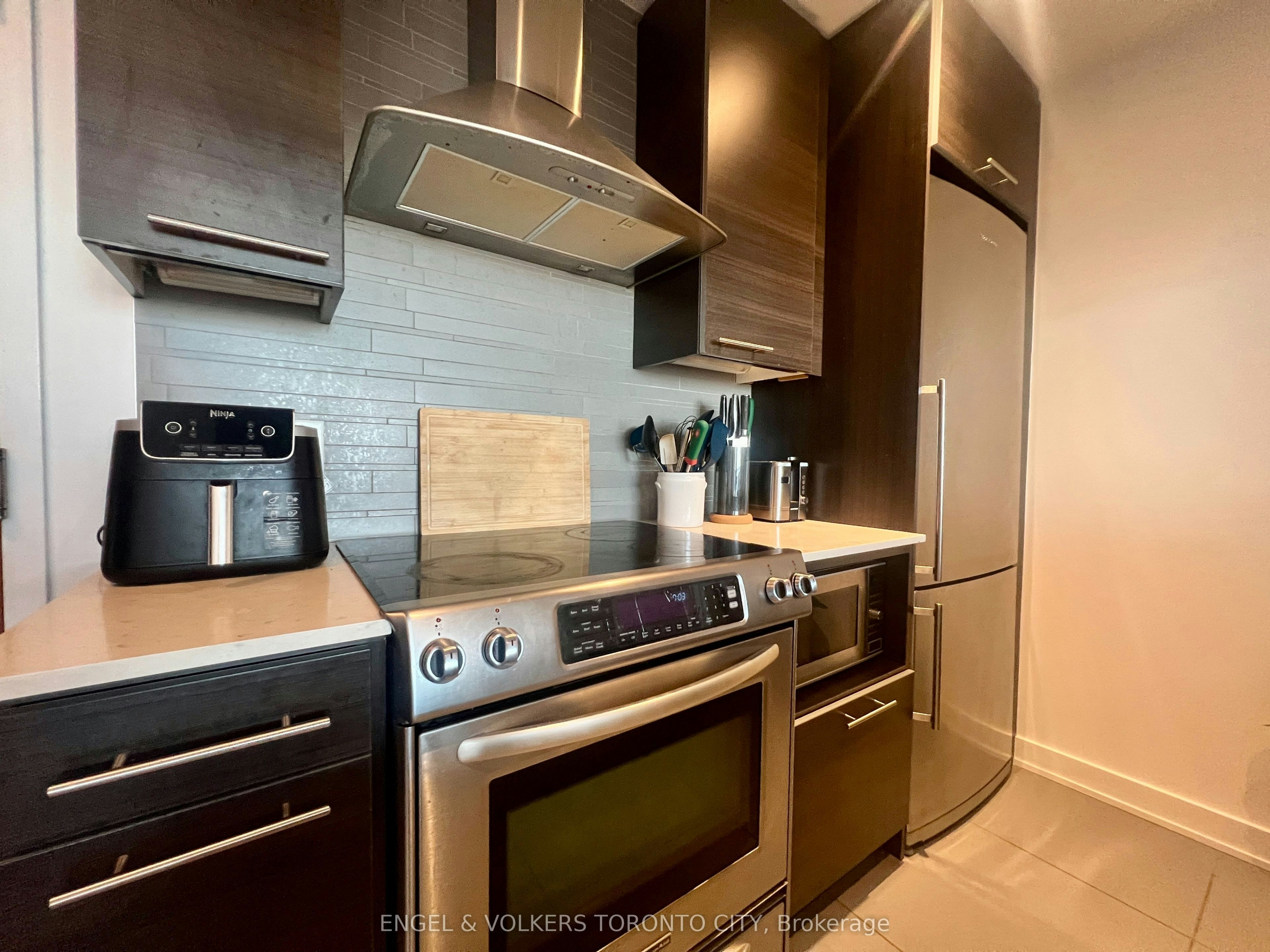 1608-1 Market Street, Toronto, ON, M5E 0A2 - 12