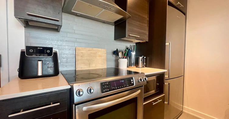 1608-1 Market Street, Toronto, ON, M5E 0A2 - 12