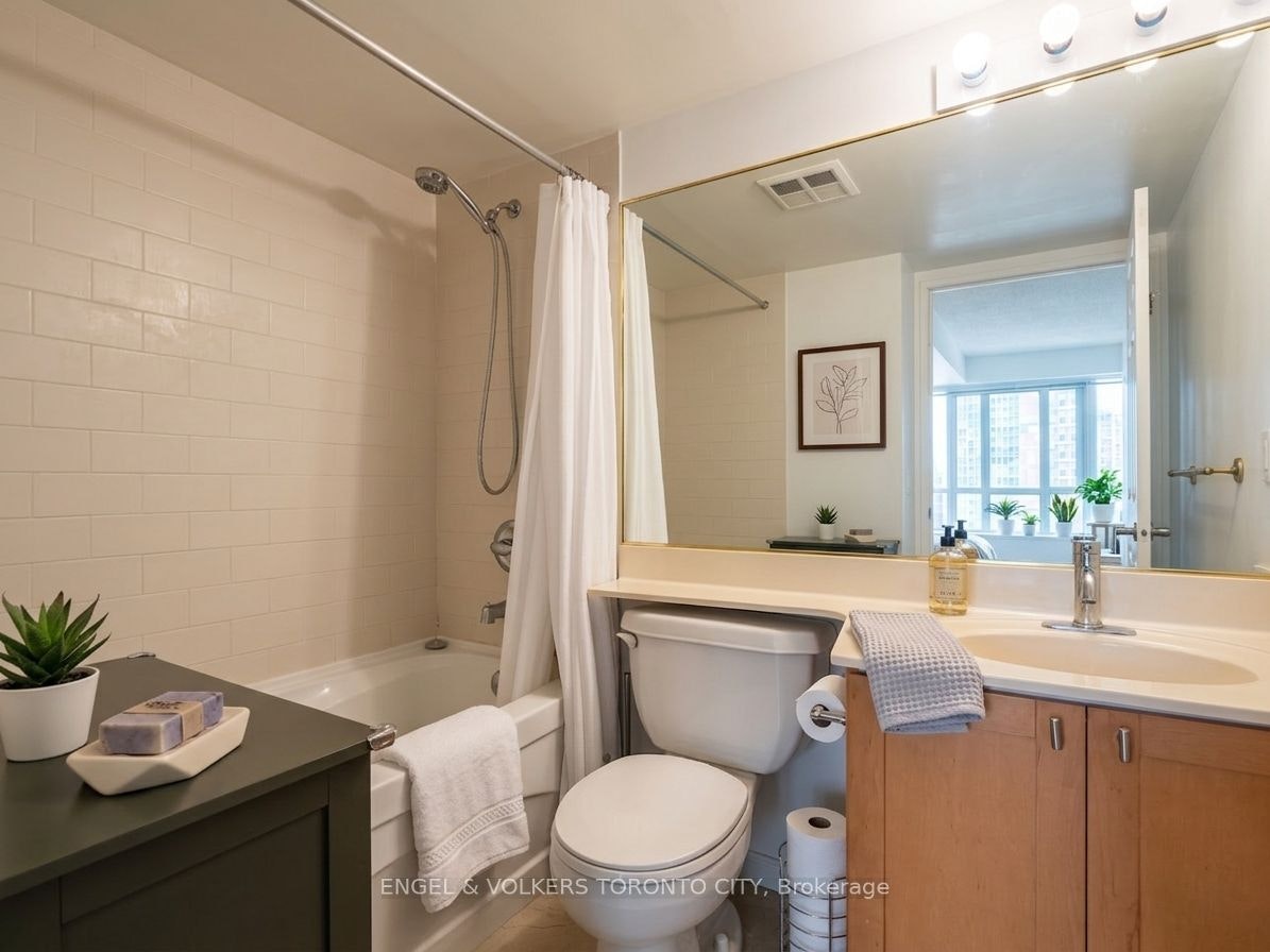 1624-230 King Street E, Toronto, ON, M5A 1K5 - 14