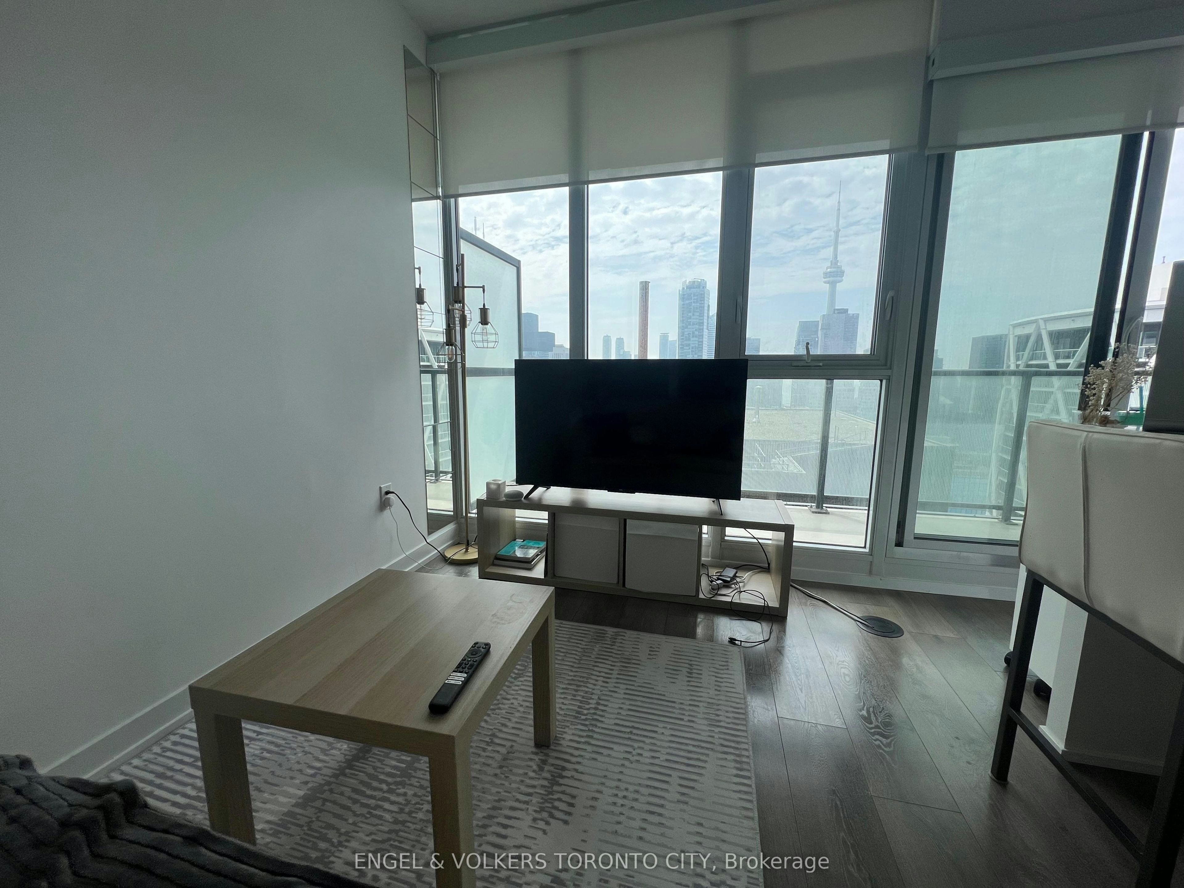 3705-426 University Avenue, Toronto, ON, M5G 1S9 - 5