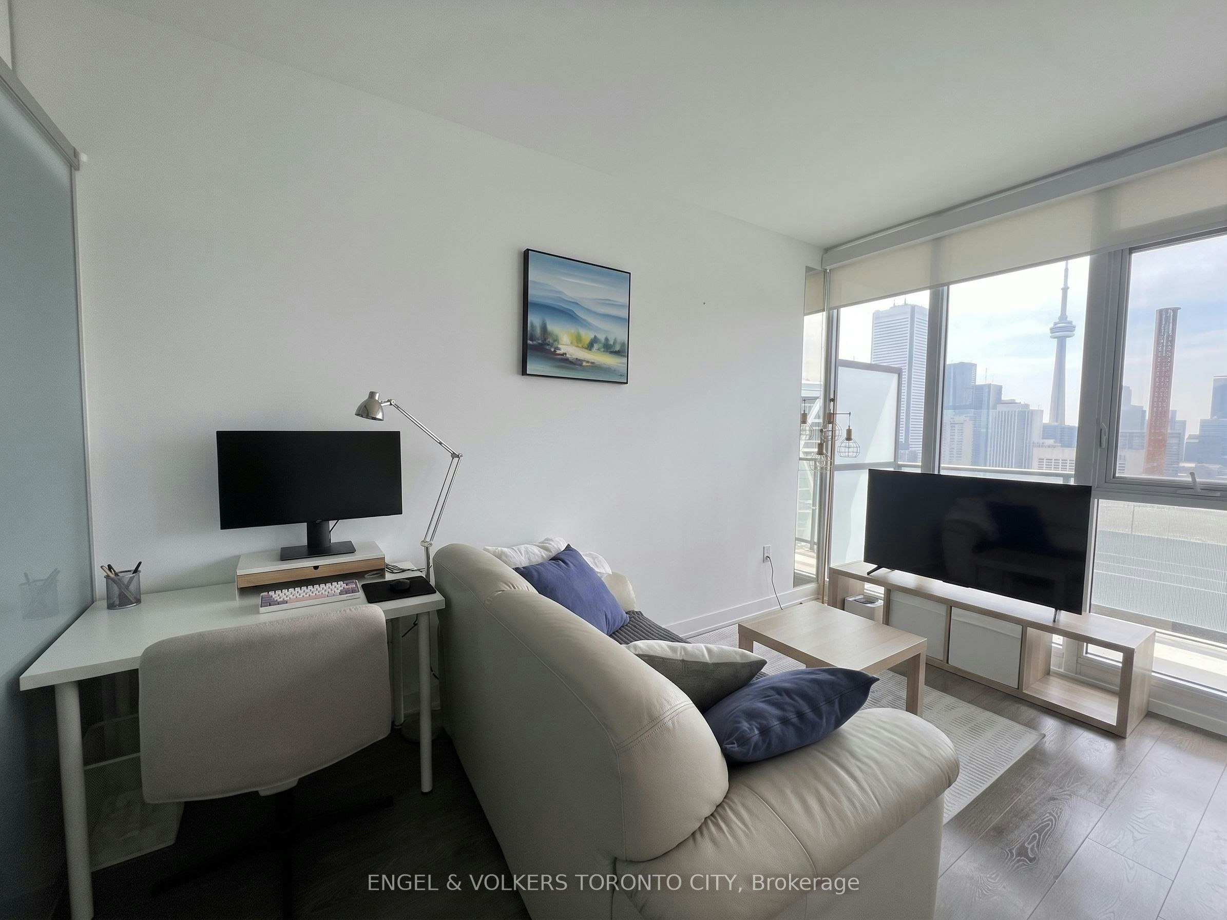 3705-426 University Avenue, Toronto, ON, M5G 1S9