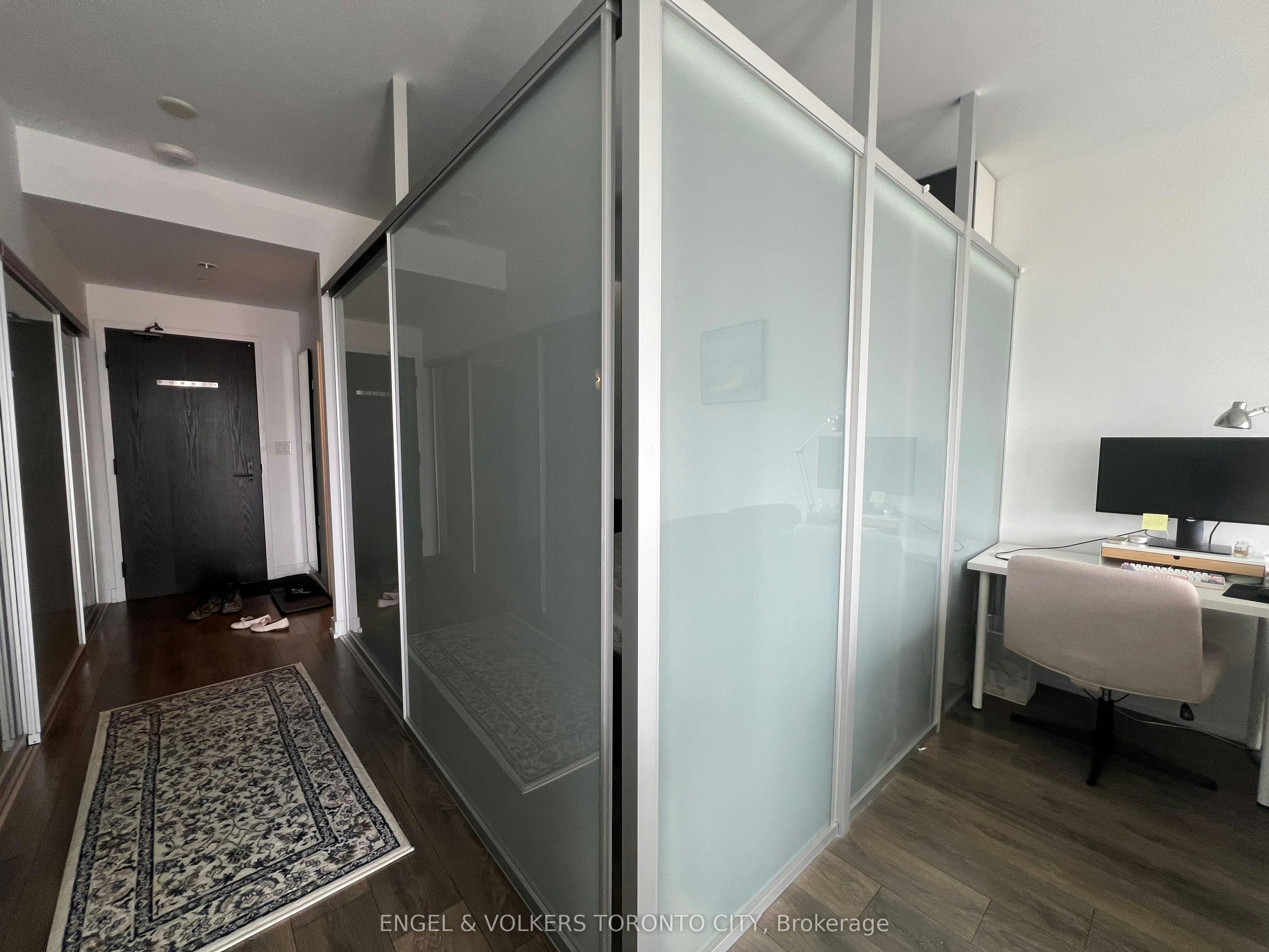 3705-426 University Avenue, Toronto, ON, M5G 1S9 - 9