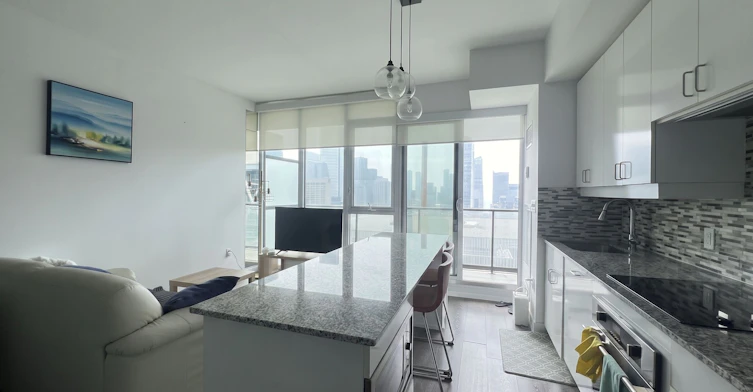 3705-426 University Avenue, Toronto, ON, M5G 1S9 - 2