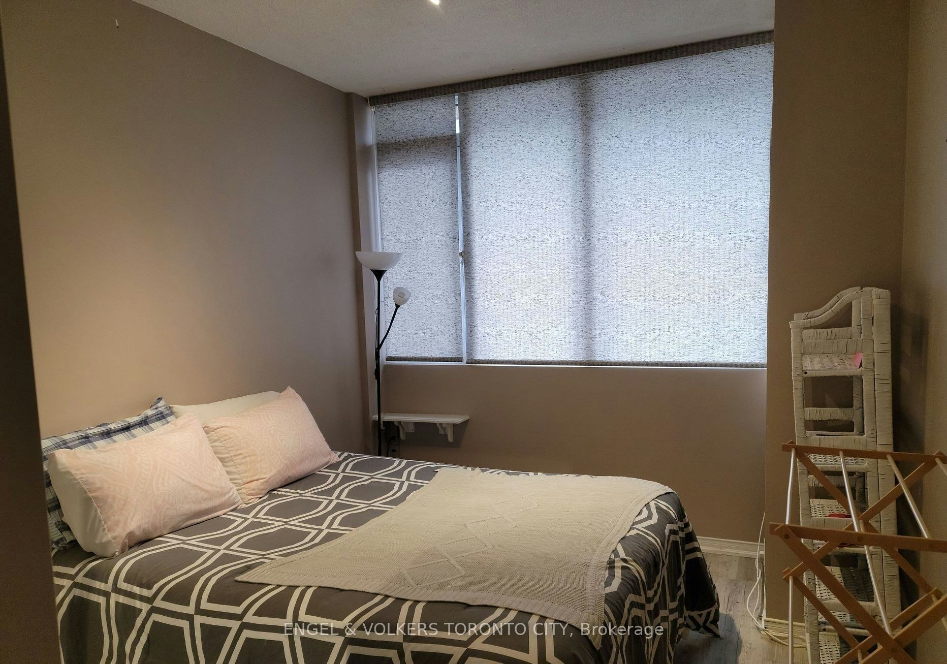 903-555 Yonge Street W, Toronto, ON, M4Y 3A6 - 8