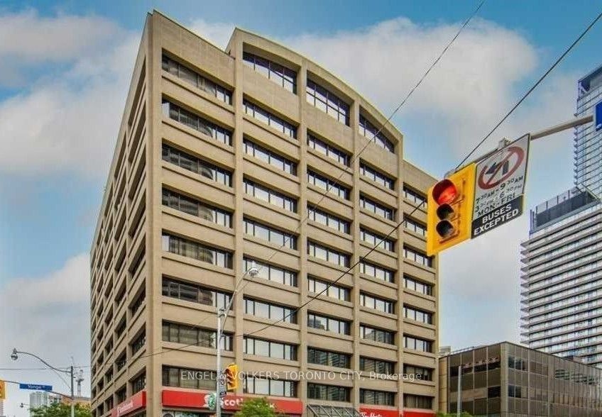 903-555 Yonge Street W, Toronto, ON, M4Y 3A6