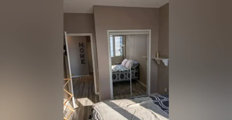903-555 Yonge Street W, Toronto, ON, M4Y 3A6 - 9